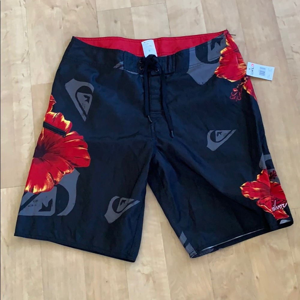 BNWT Quiksilver 🏄‍♂️ shorts